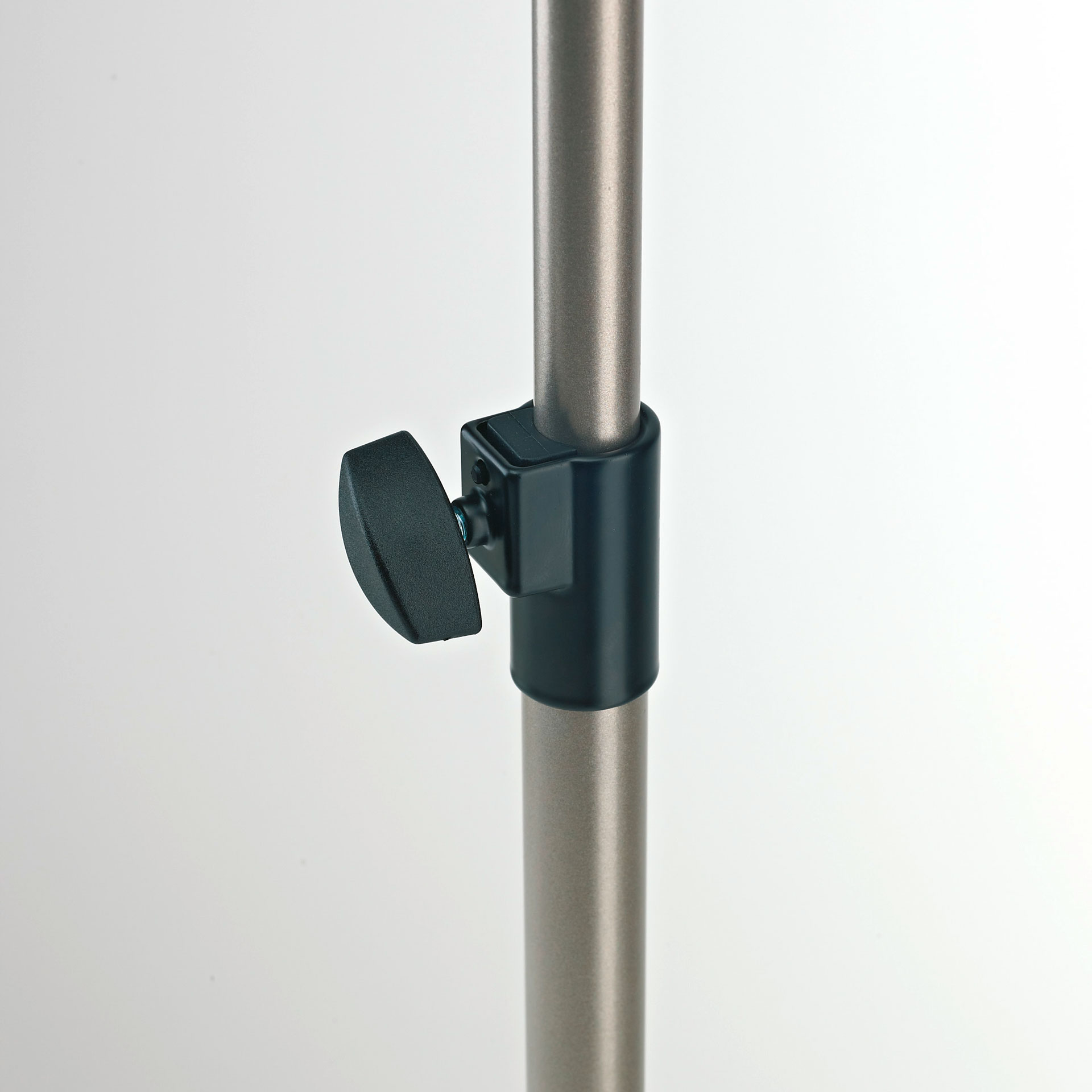 8000201_K-M-Notenstaender-107-nickelfarbig_04