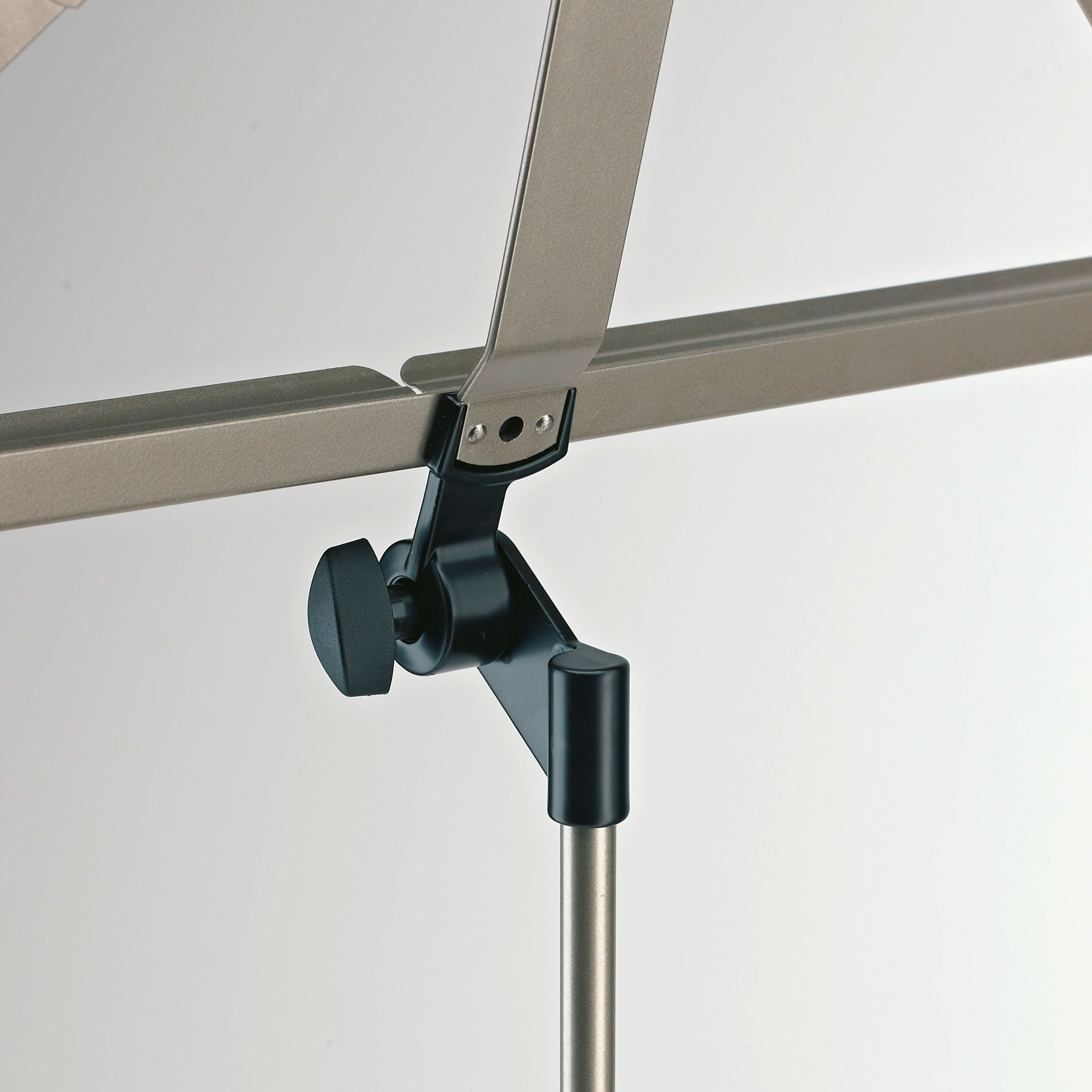 8000201_K-M-Notenstaender-107-nickelfarbig_02