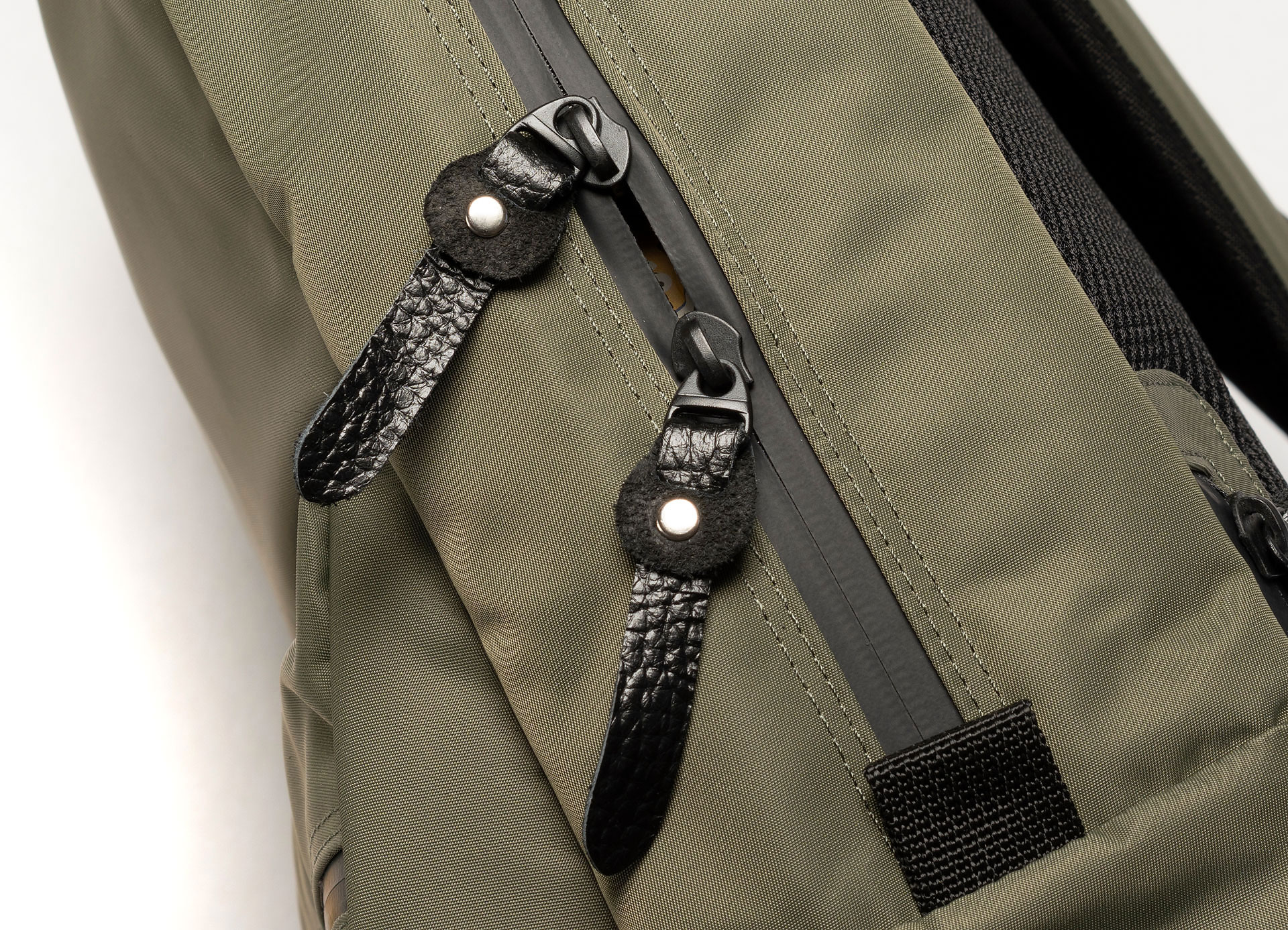 ROI-Back-Pack-Querfloeten-Rucksack-grau_5